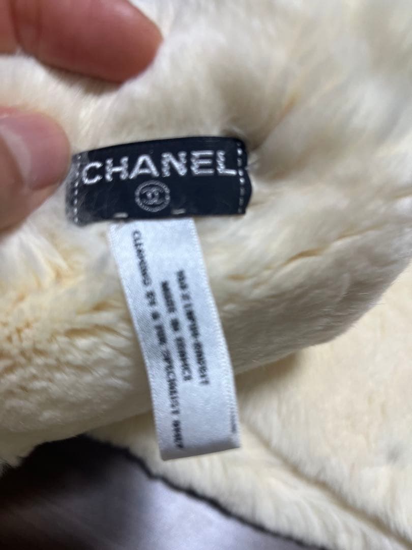 シャネル　ラパン　アイボリーマフラー