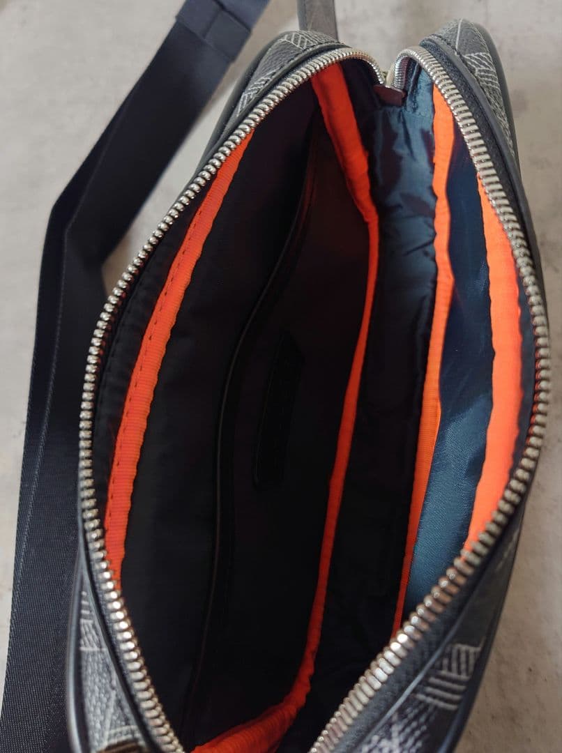 LACOSTE ラコステ ザ ブレンド モノグラム ボディバッグ