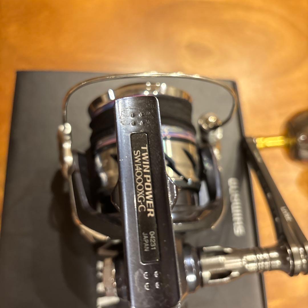 TWINPOWER SW14000XG リブレパワーハンドル98リールガード付き