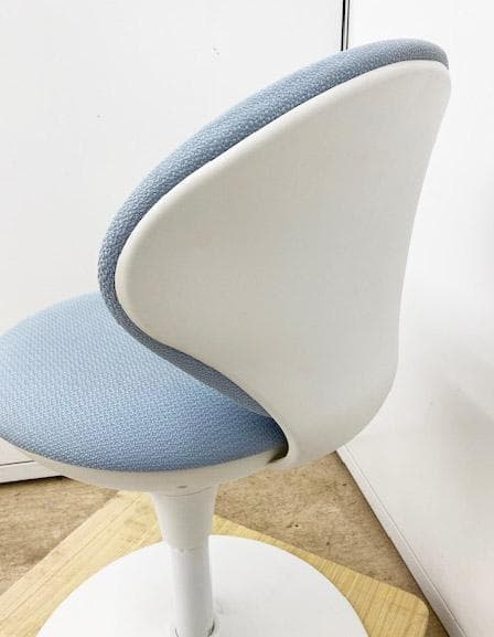 オカムラ 患者用チェア ⑤　布張り 背付 円盤脚 座面回転　ライトブルー