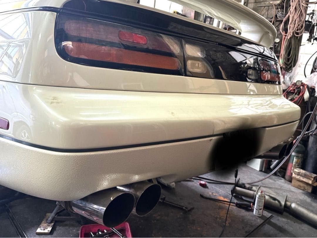 大迫力！Z32 マフラー ZEES フェアレディZ - メルカリ