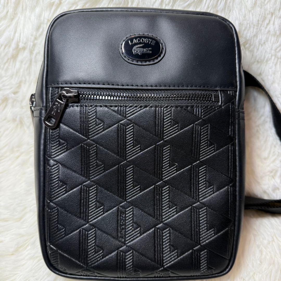 ラコステショルダーバッグ　ボディバッグ