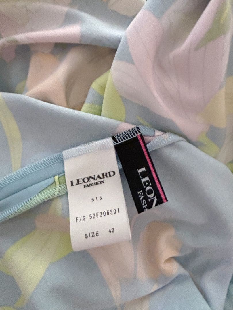 右京さま　御専用レオナール　2025 百合柄　　ワンピース　42サイズ