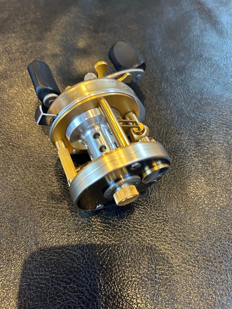 メガバスパッガーニP300シャンパンゴールド左巻きメガパス パガーニ