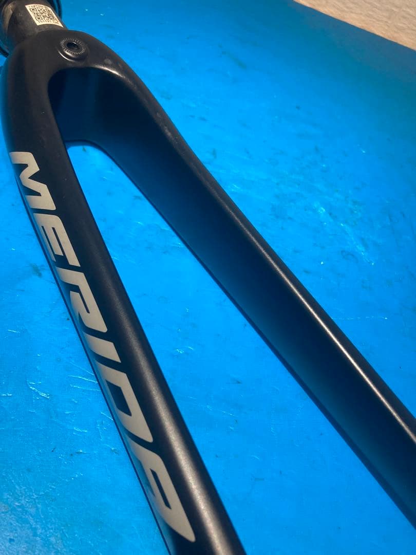 ★美品メリダ SCULTURA400 フルカーボンフロントフォークヘッドパーツ付