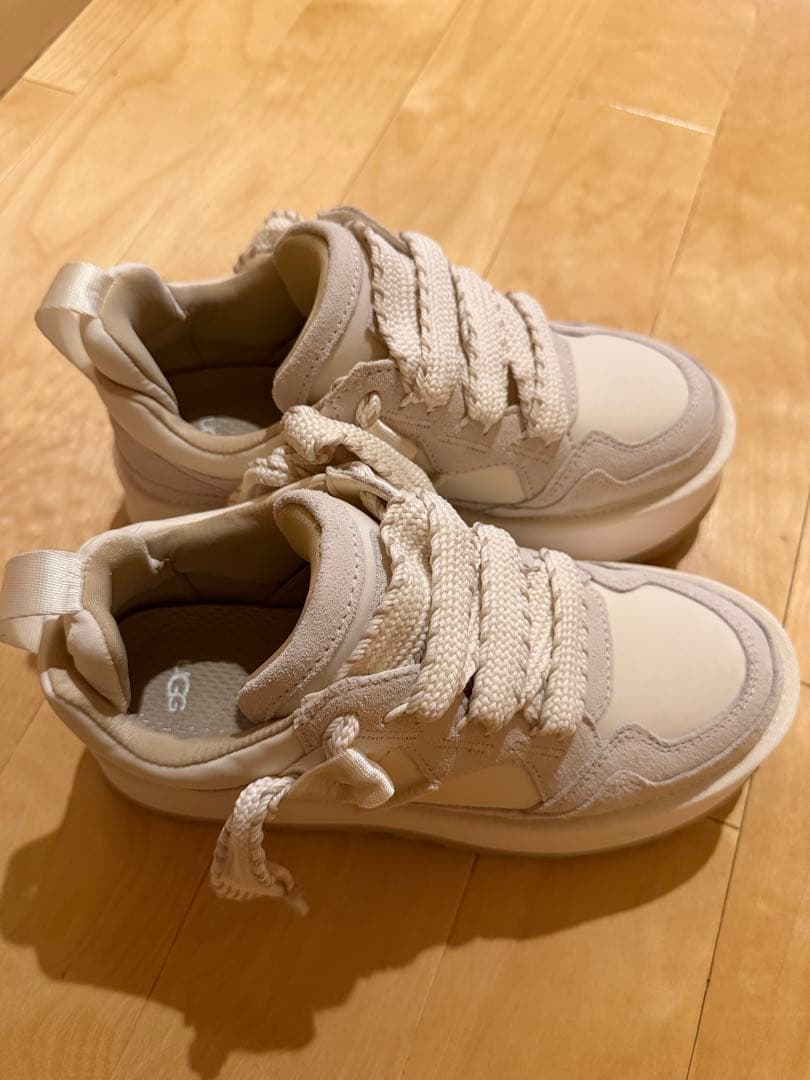 正規　美品　❤︎UGG❤︎厚底スニーカー 25cm Astromelアストロメル