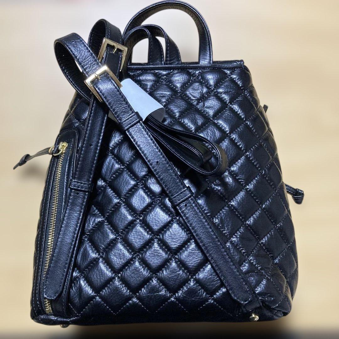 キルティング黒リュック
