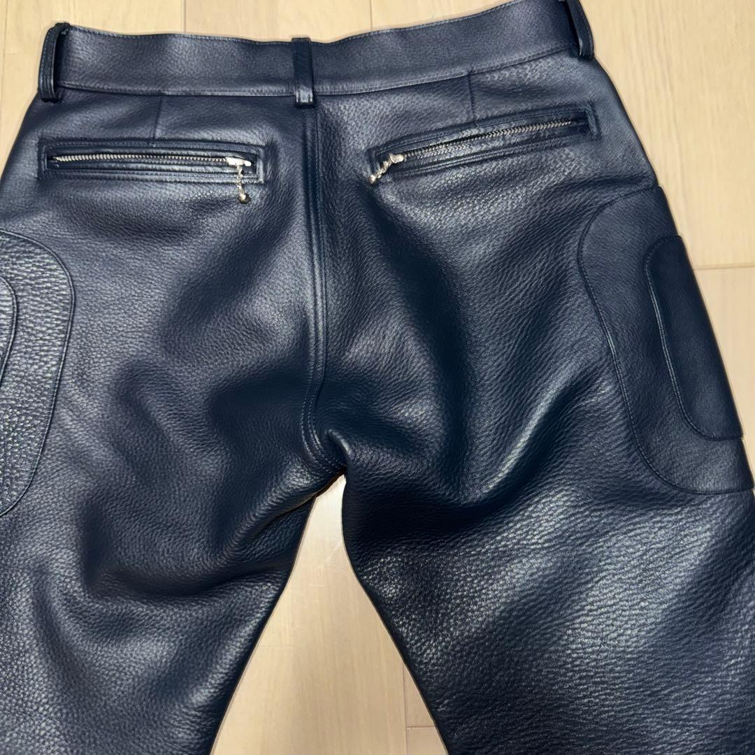 白*様 ROARS ORIGINAL パテットレザーパンツ ネイビー サイズ M - メルカリ