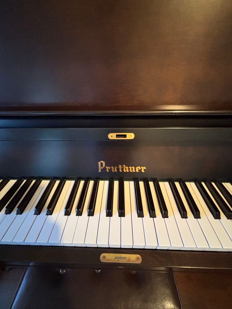 Prutner製アップライトピアノ MP700