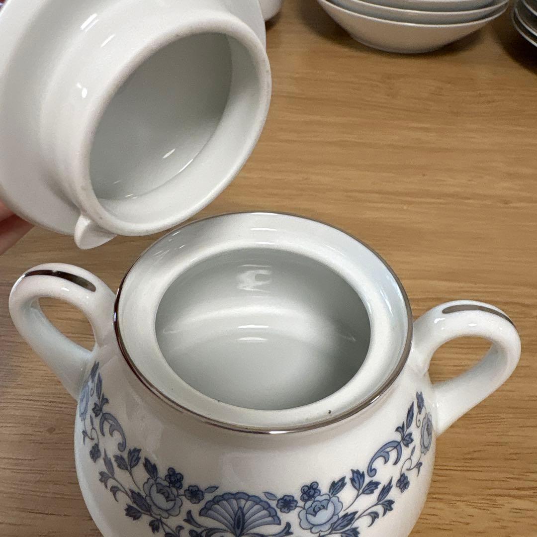 ノリタケ「ロイヤルブルー」シリーズの食器セット（全34点）