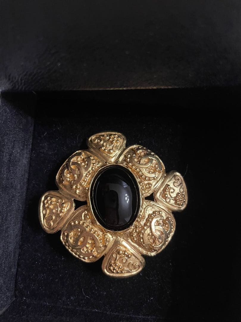 シャネル　ブローチ　ゴールド　ヴィンテージ