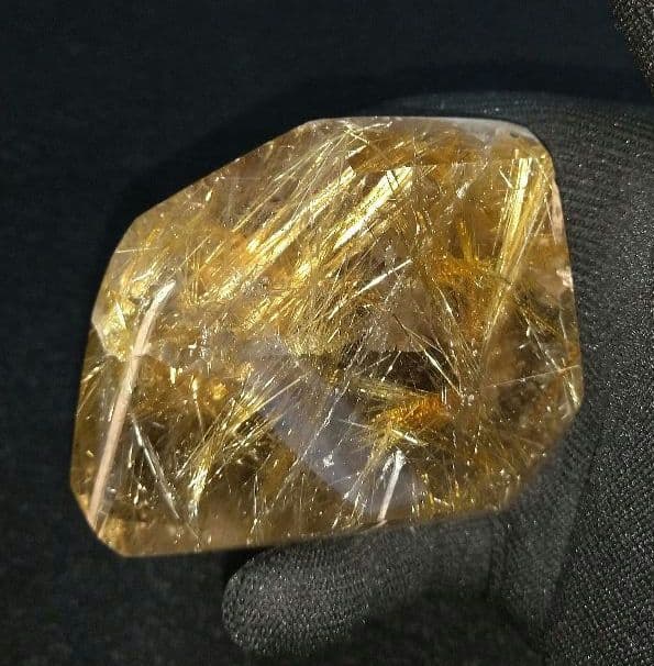 ギラギラルチルクォーツ《原石》専用台座付き　金運　仕事運