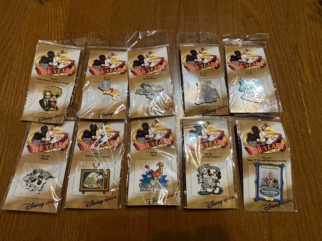 ディズニーストア ウォルトディズニー生誕100周年 ピンバッジ全100個