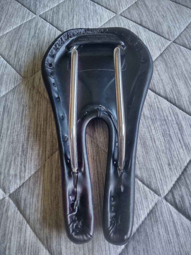 ism PL1.0 ロードバイクサドル