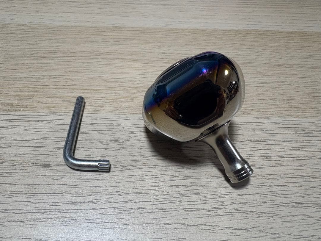 LIVRE リブレ ハンドルノブ PT52 ファイヤー&チタン ダイワL用