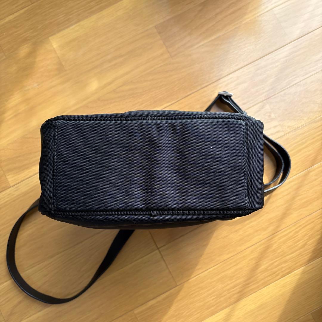 GUCCI ブラックナイロンショルダーバッグ