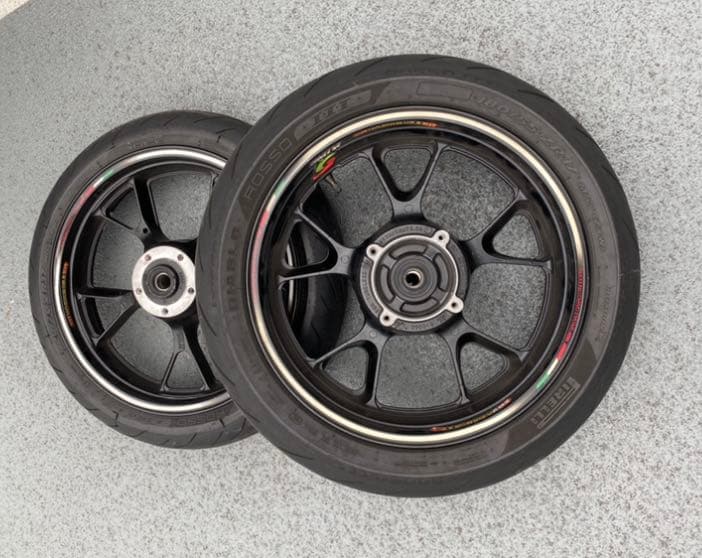 横チンさん専用 GPZ900R 流用 ZRX1200 ダエグ ホイール - メルカリ