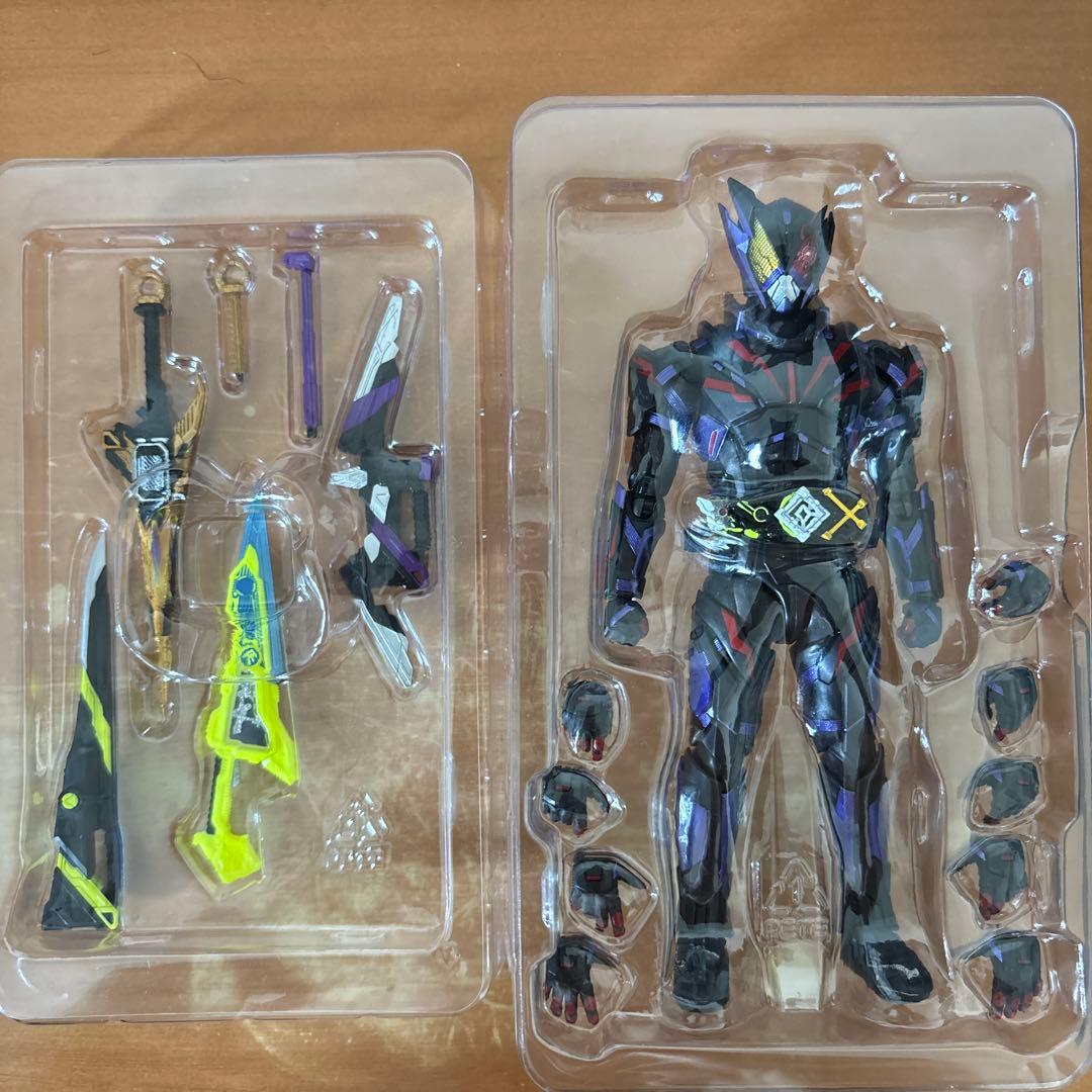 S.H.Figuarts BANDAI 仮面ライダー滅 アークスコーピオン