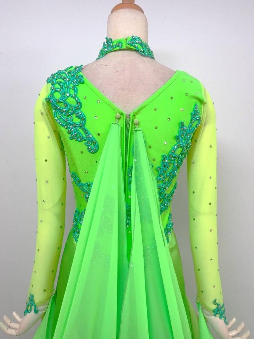 maru様 B1210☆【パスタイム】日本製☆黄緑/スワロ/スタンダードドレス