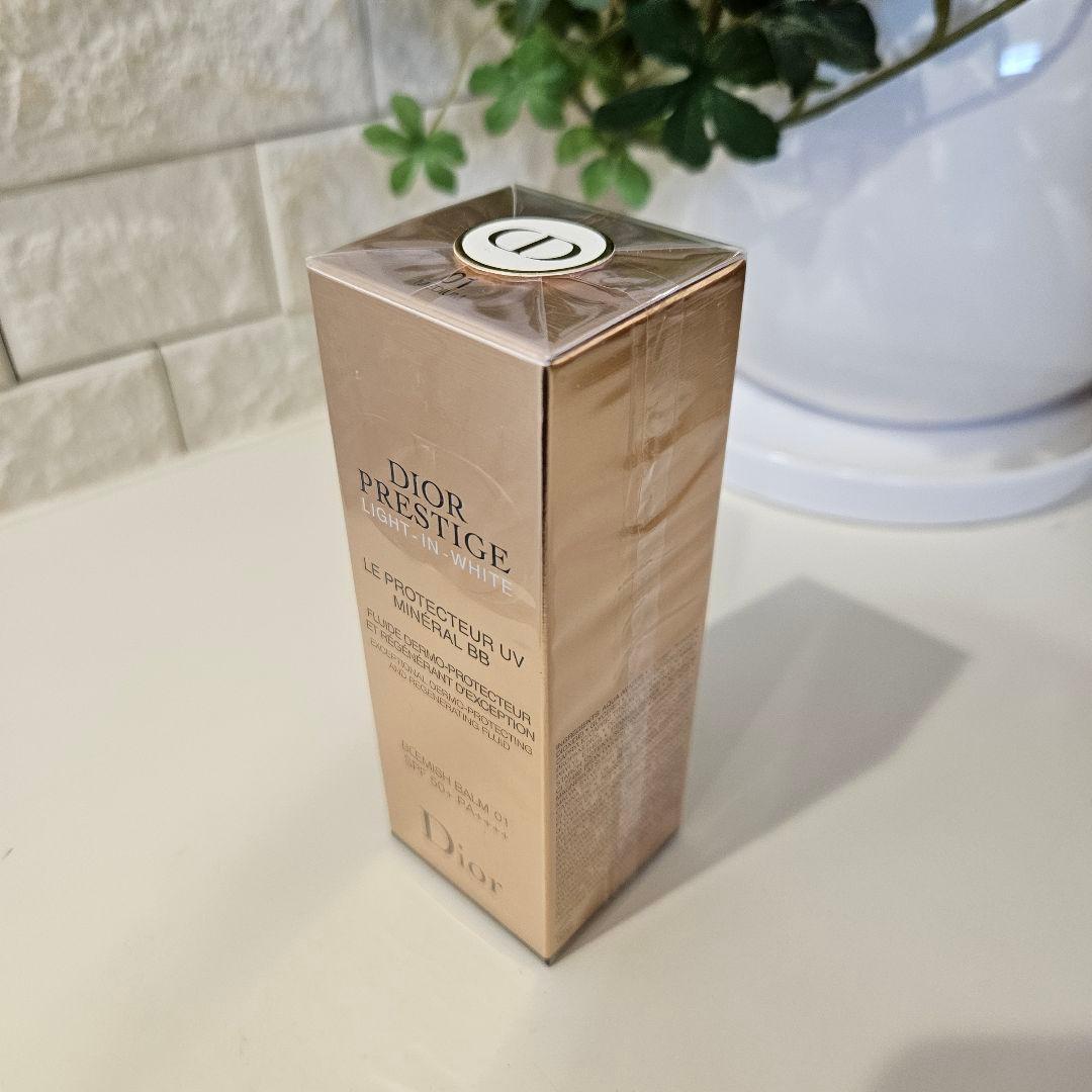 【新品未使用】プレステージ ホワイト ル プロテクターUV ミネラルBB 01