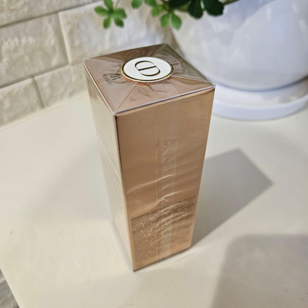 【新品未使用】プレステージ ホワイト ル プロテクターUV ミネラルBB 01