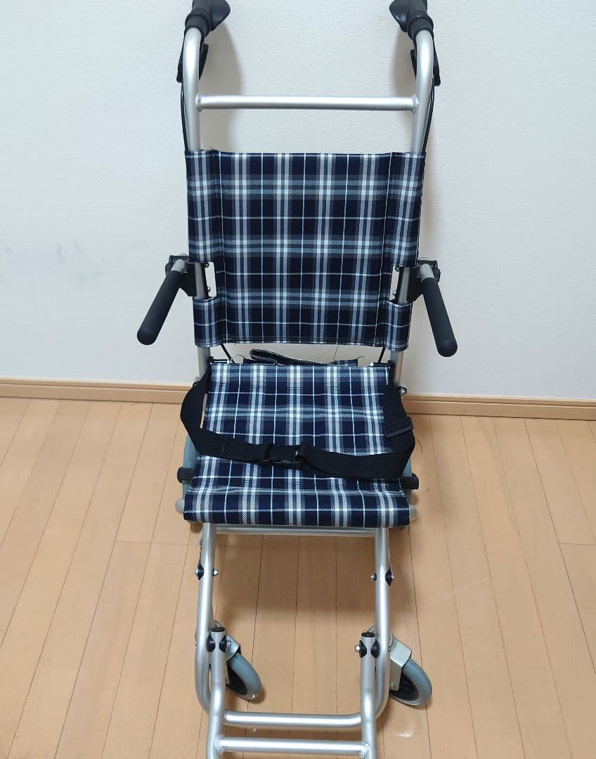 美品　KADOKURA　車椅子　折りたたみ椅子　簡易車イス