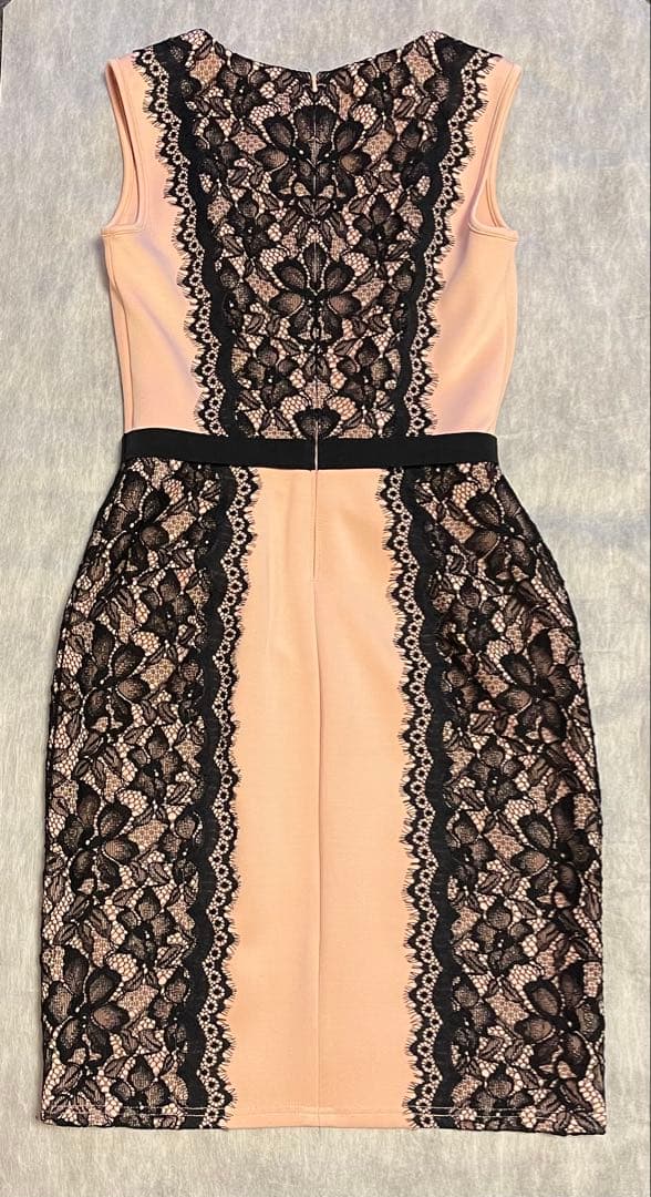 TADASHI SHOJI ピンクと黒のレース ノースリーブワンピース