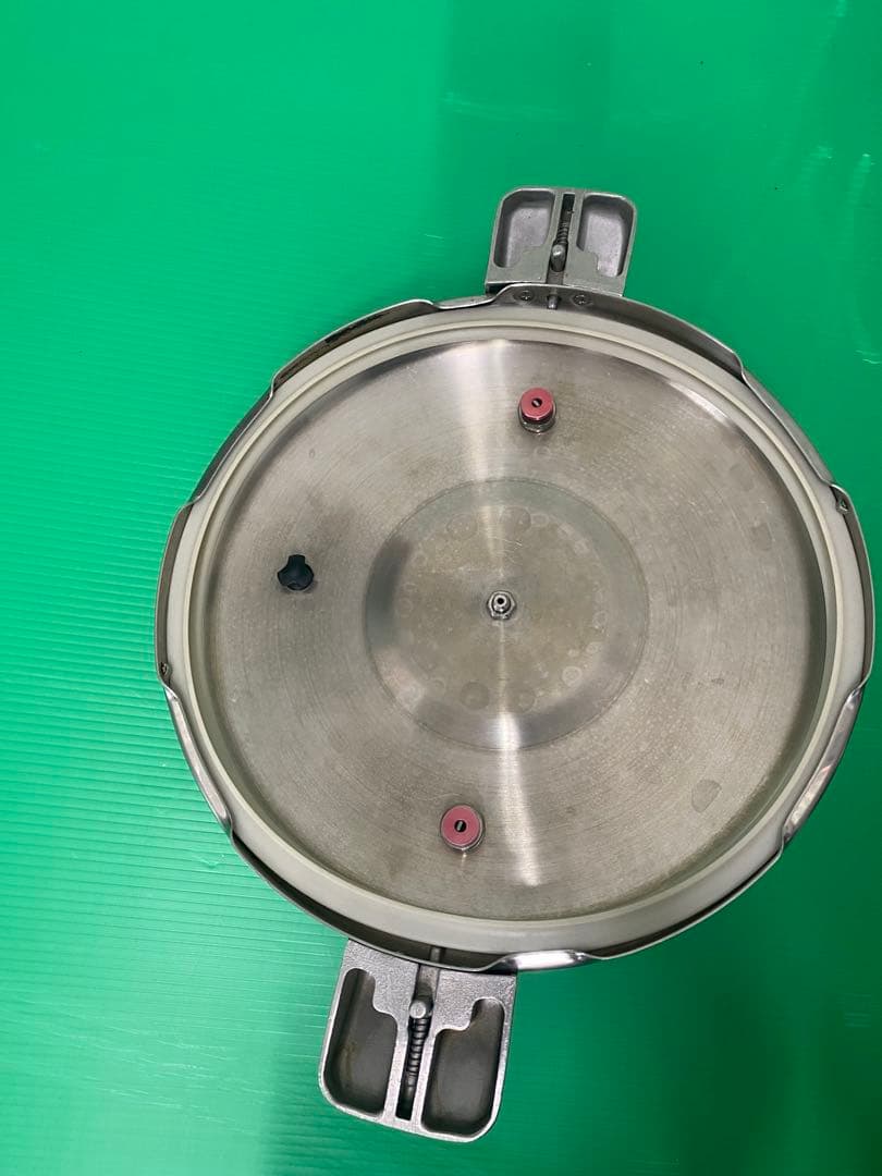 ワンダーシェフの業務用両手圧力鍋