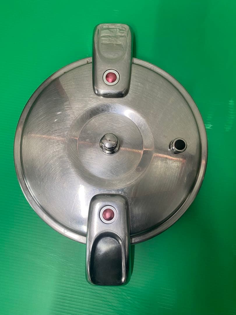 ワンダーシェフの業務用両手圧力鍋