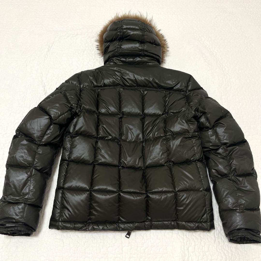 モンクレールMONCLER ヒューベル　ダウンジャケット　カーキ　サイズ3
