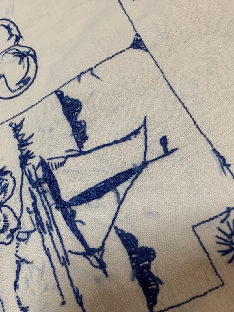 フランスアンティーク レアなブルーの糸で風景と文字が刺繍された