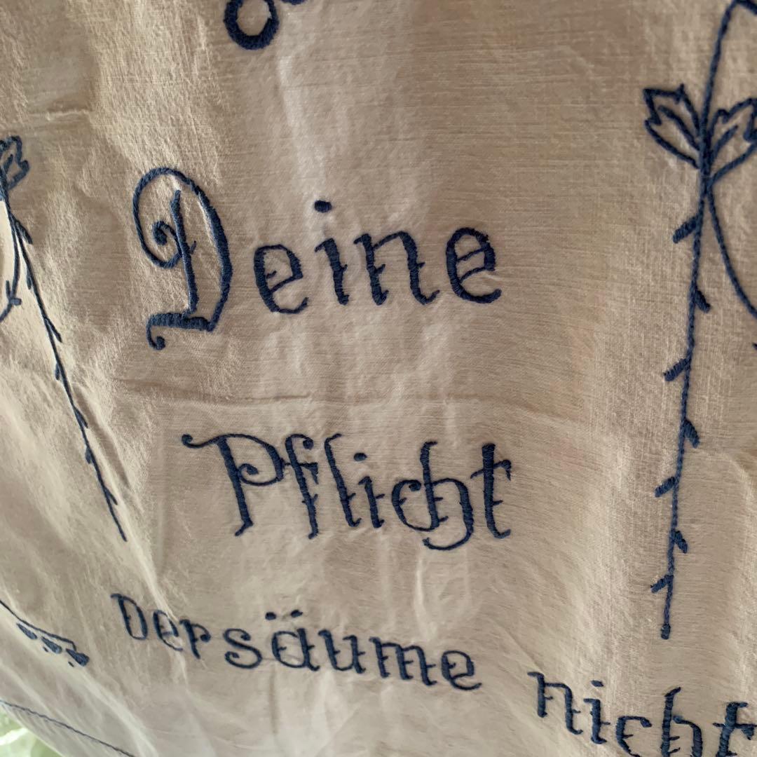 フランスアンティーク レアなブルーの糸で風景と文字が刺繍された