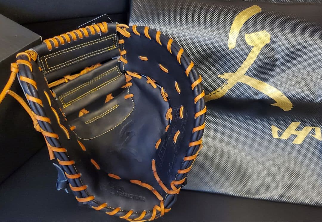 日本製新品◆ハタケヤマ硬式「久」希少モデル◆最上級『極』和牛革 8万円ミット