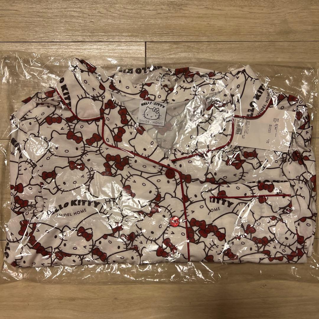 【HELLO KITTY】　総柄開襟シャツ　総柄ロングパンツ