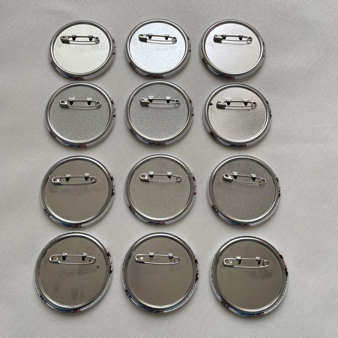 ペルソナ5 クイーン 新島真 缶バッジ Ani-Art - ピンズ・ピンバッジ