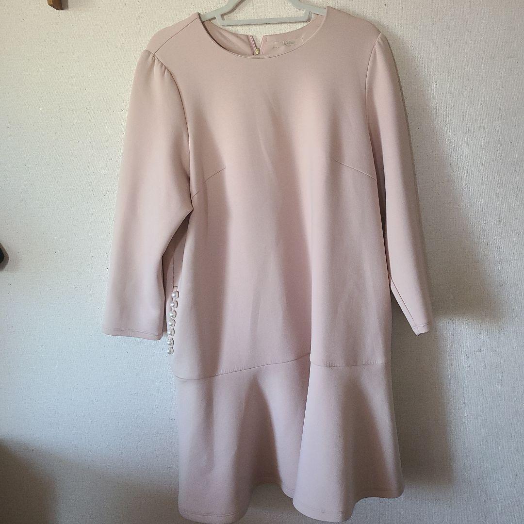 ローズティアラ46淡いピンクのパール装飾Aラインワンピース新品タグ付き