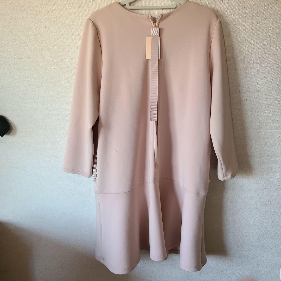 ローズティアラ46淡いピンクのパール装飾Aラインワンピース新品タグ付き
