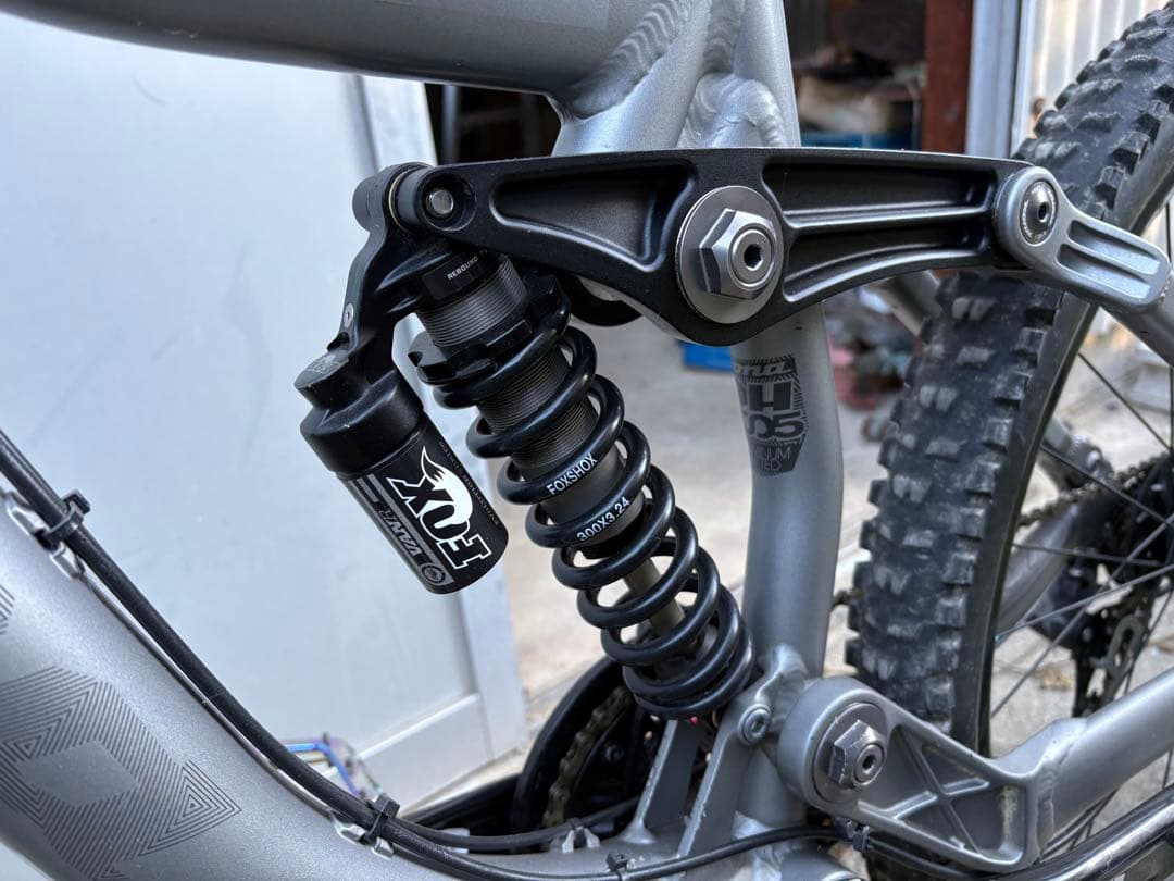 KONA ENTOURAGE フルサスペンション MTB 26インチ