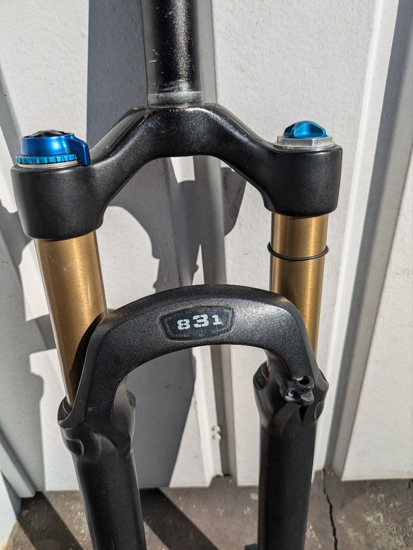 FOX 831 サスペンションフォーク