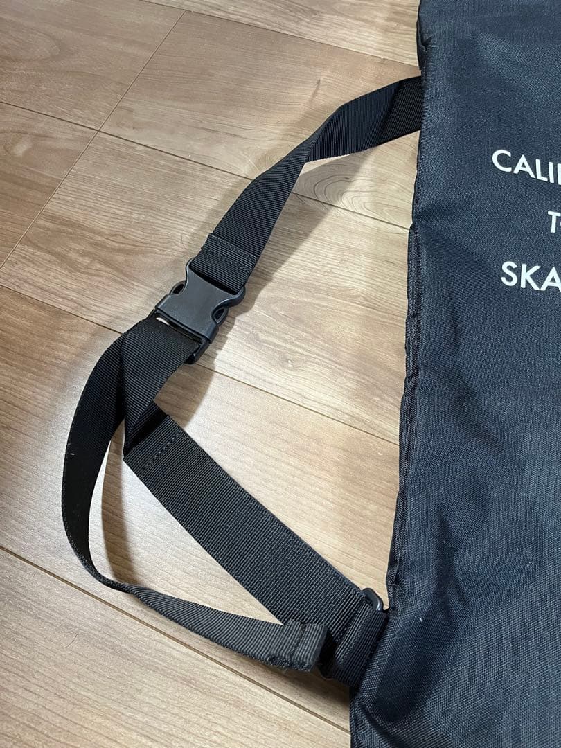 【中古品】スケートボード　コンプリート　（ヘルメット&収納ケース付き）