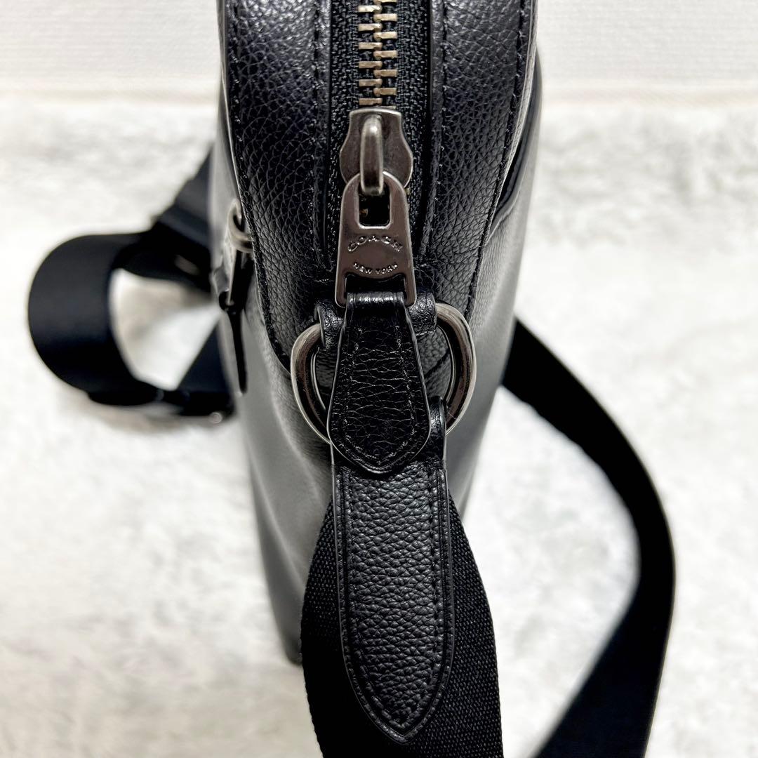 COACH ブラック レザー ショルダーバッグ