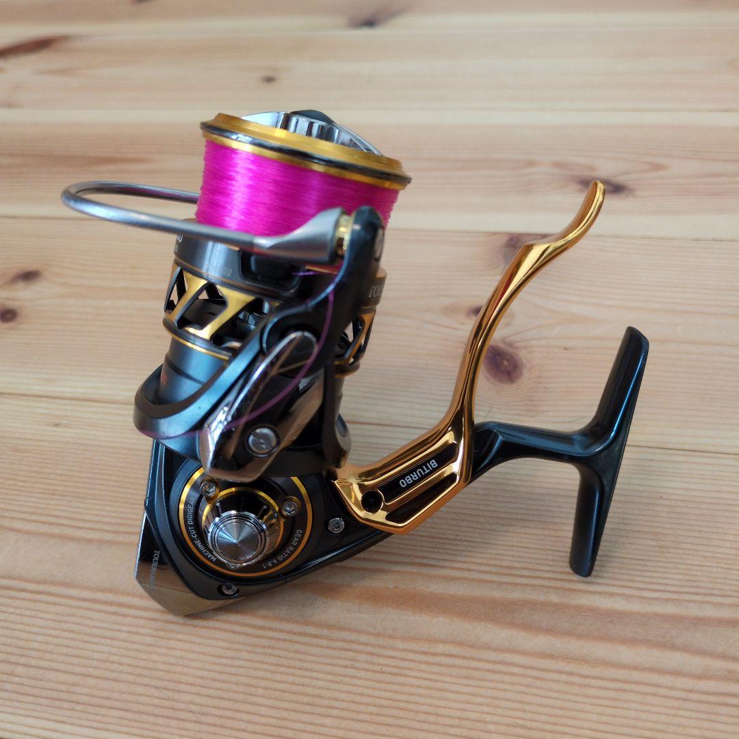 ダイワ 18トーナメント ISO 2500SH-LBD 口太スプール付