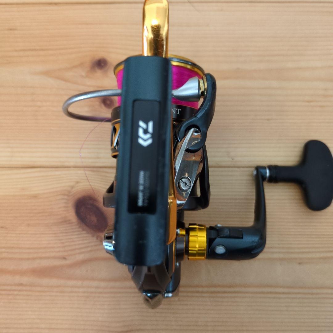 ダイワ 18トーナメント ISO 2500SH-LBD 口太スプール付