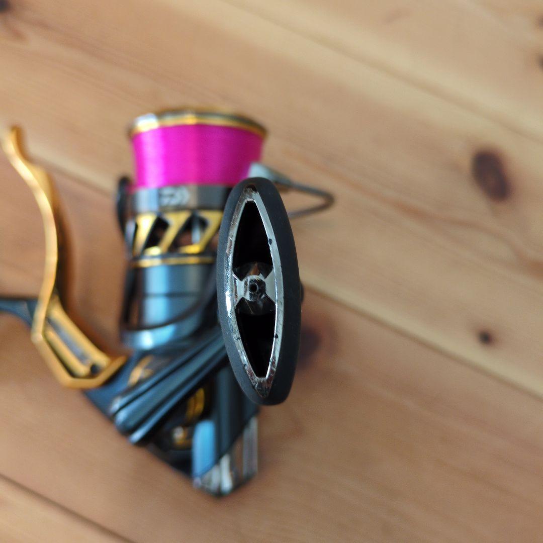 ダイワ 18トーナメント ISO 2500SH-LBD 口太スプール付