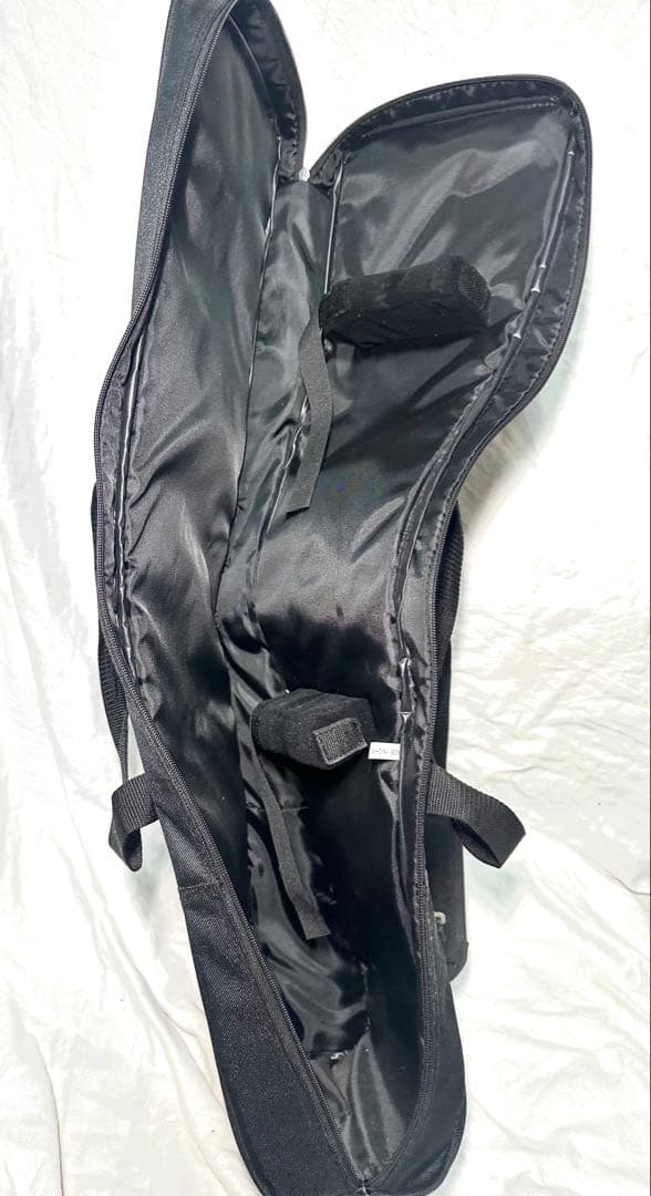 沖縄三線（おきなわさんしん）蛇皮本皮強化張り　替弦、専用ソフトケース付き