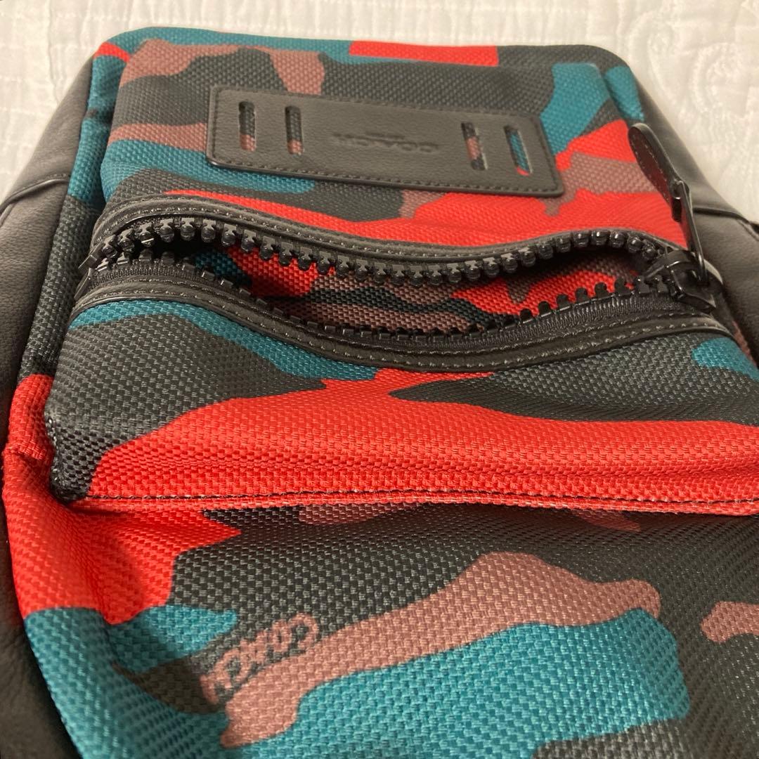 コーチ COACH メンズ 迷彩 カモフラージュ ボディバック