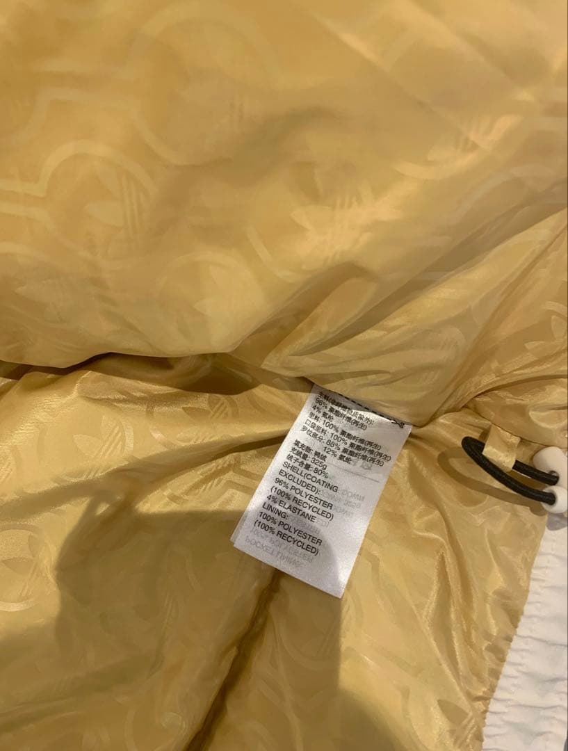 新品XL Adidasパファージャケット メンズ ホワイト JN7476