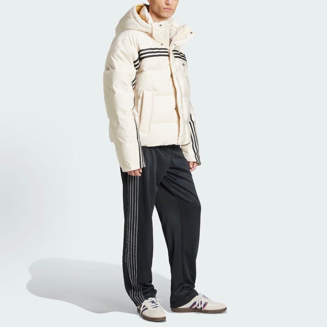 新品XL Adidasパファージャケット メンズ ホワイト JN7476