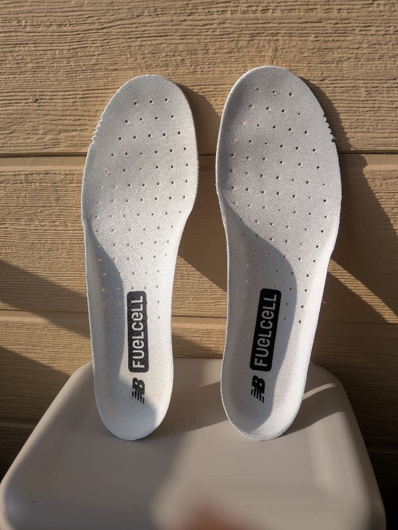 ニューバランス FuelCell Rebel v5