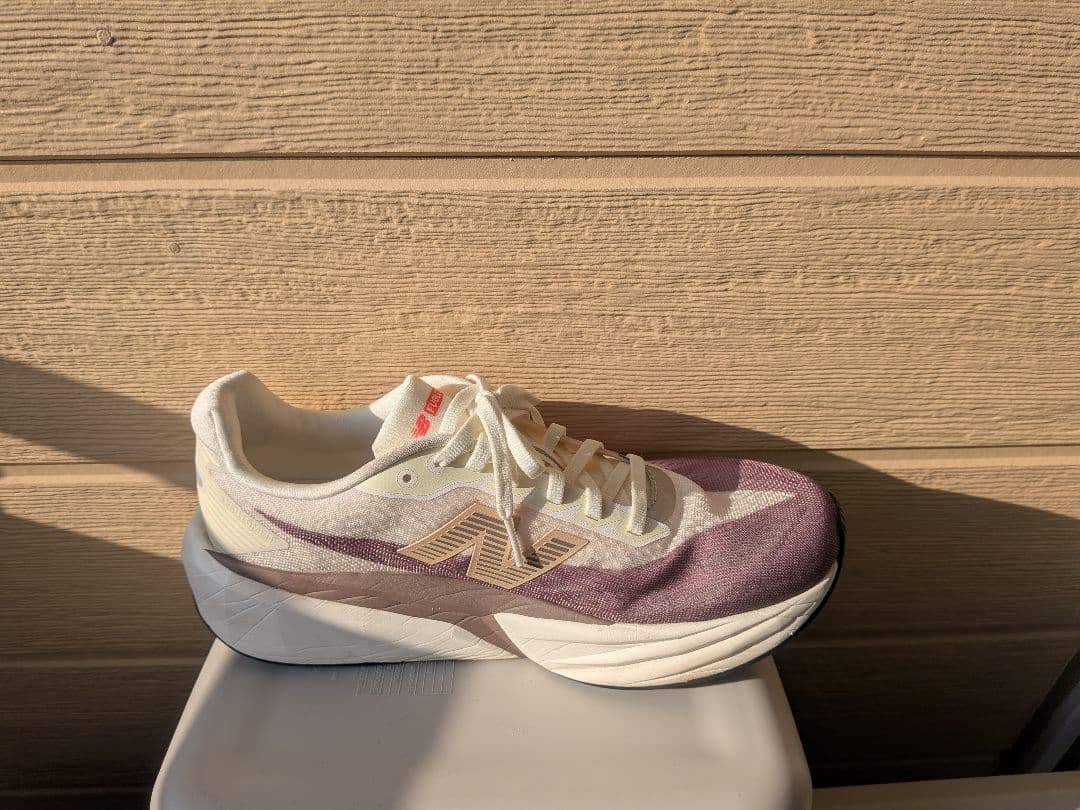 ニューバランス FuelCell Rebel v5